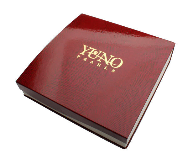 Colier cu perle de cultură albe 8-9mm, închizătoare "Cameo". Lungime 74-82-91cm.