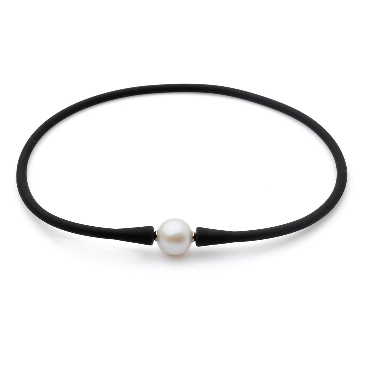 Colier din silicon negru, perlă albă, 14-15mm, 47cm