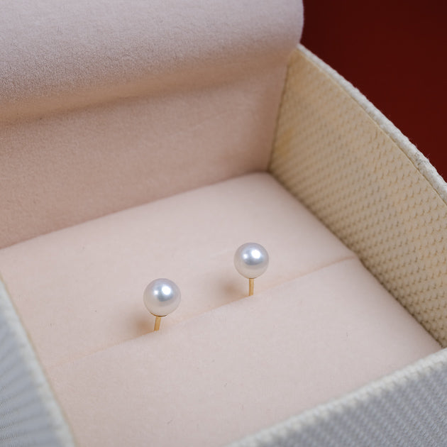Cercei aurii 18K cu perle de cultură albe 4-4.5 mm