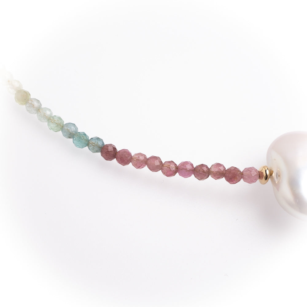 Colier perlă albă barocă și turmalină de 3.5mm, lungime 43cm