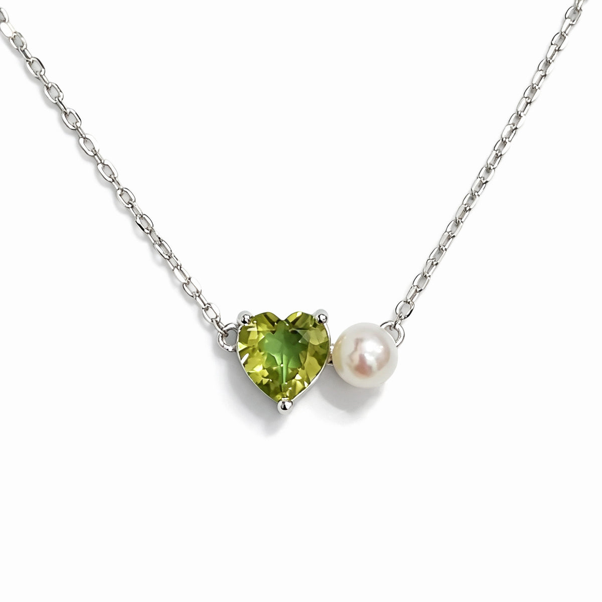 Colier din argint, perlă albă de 4 mm, peridot