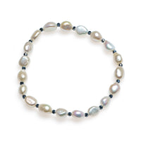 Brățară cu perle albe de 6-7 mm, hematit, elastic, lungime 18 cm