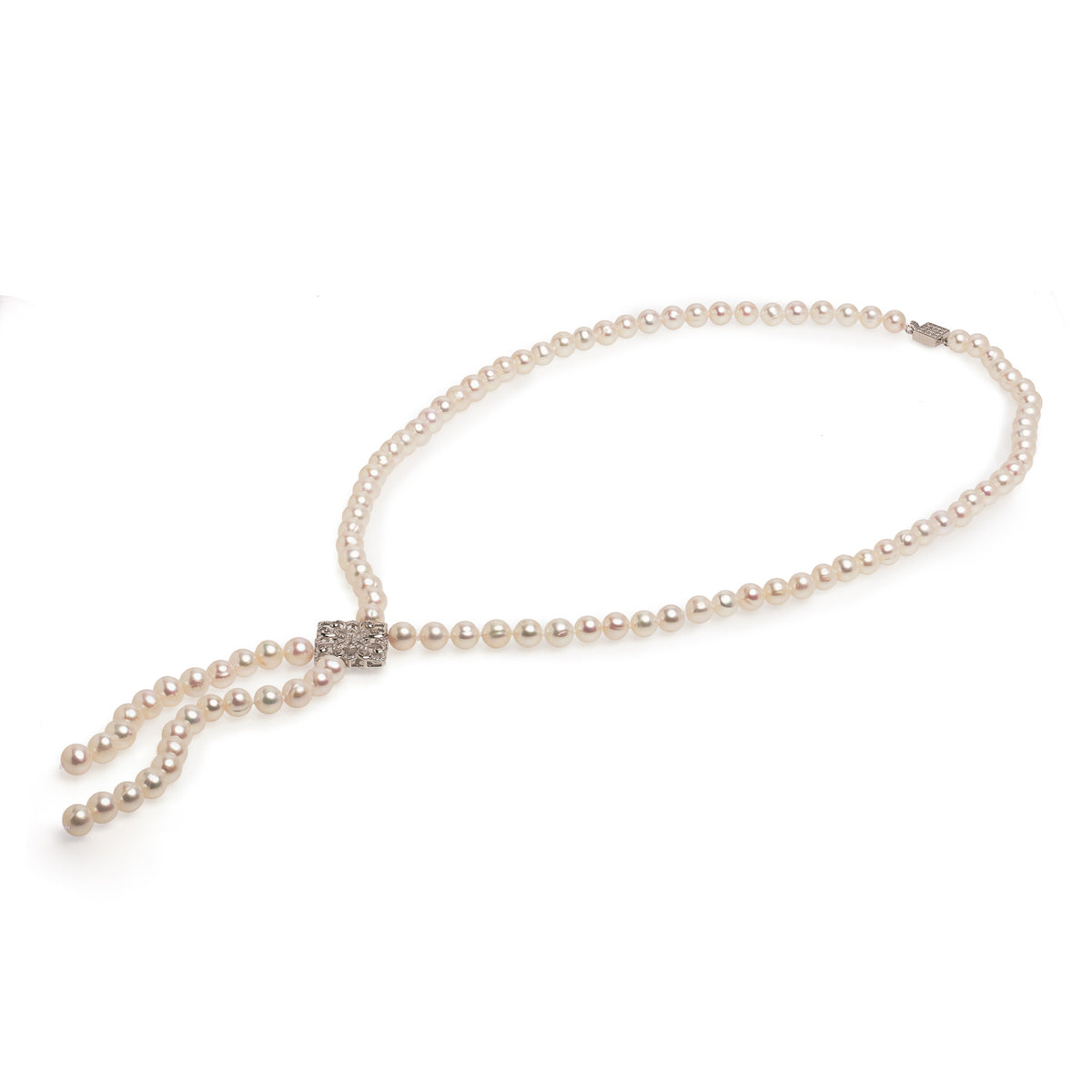 Colier cu perle de cultură albe 8mm și închizătoare de argint. Lungime 90 cm