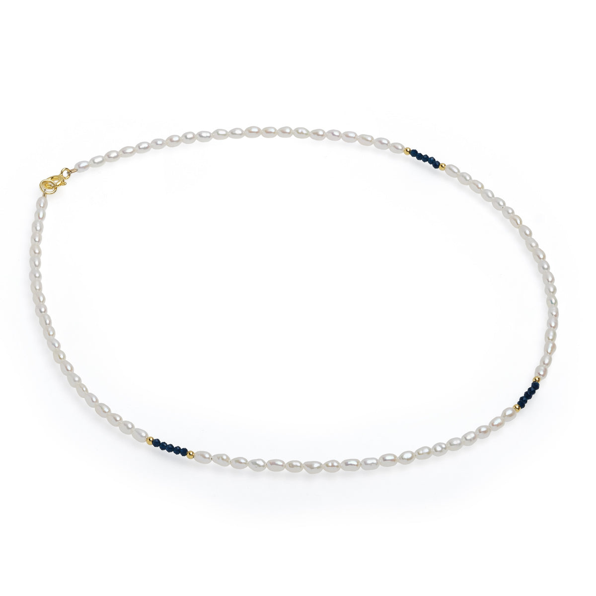 Colier cu  perle de cultură albe 3mm și spinel bleumarin. Lungime 41 cm