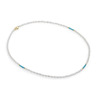 Colier cu  perle de cultură albe 3mm și spinel turcoaz. Lungime 41 cm