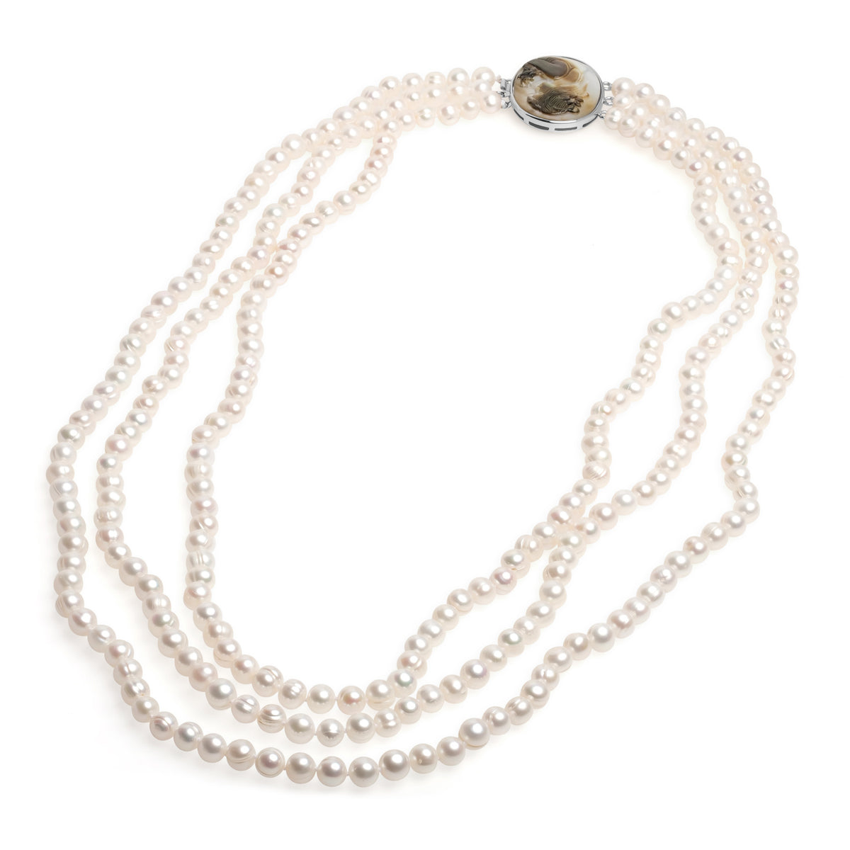 Colier cu perle de cultură albe 8-9mm, închizătoare "Cameo". Lungime 74-82-91cm.