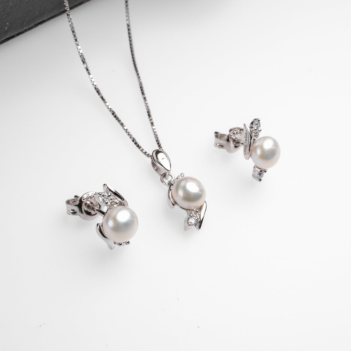Set pandantiv și cercei din argint 925 cu perle de cultură albe sfere aprox.6.5mm