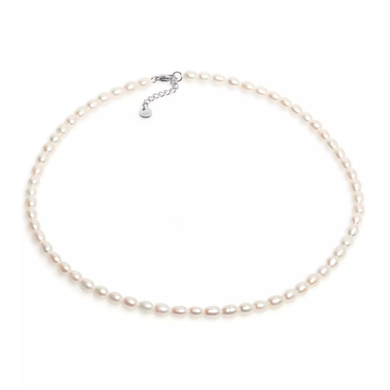 Colier cu perlе de cultură albе 5,5-6mm, închizătoare oțel. Lungime 42+4 cm.