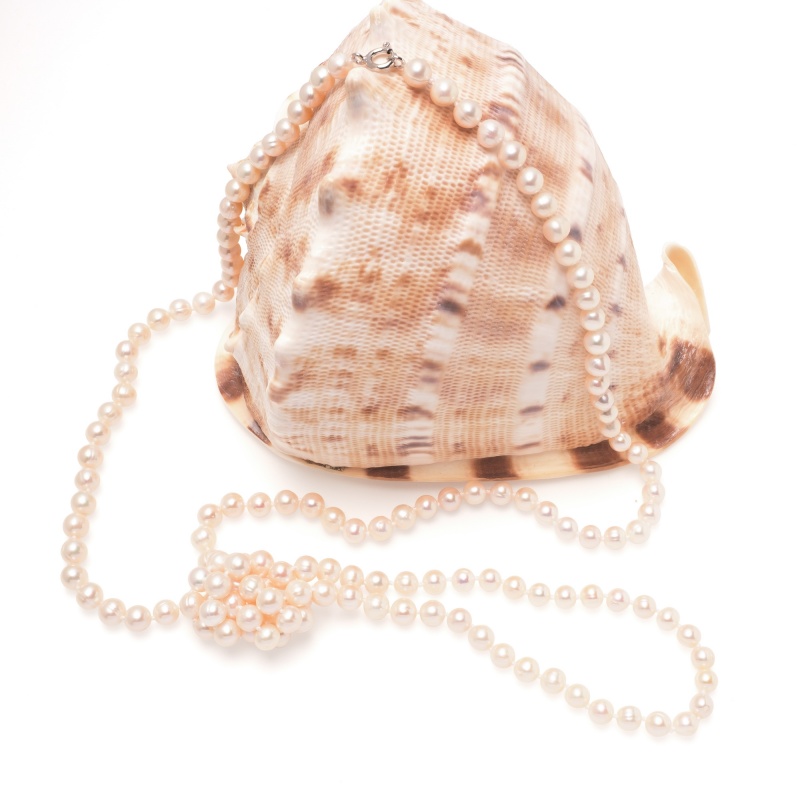 Colier cu perlе de cultură albă 6.5-7.5 mm. Lungime 110 cm