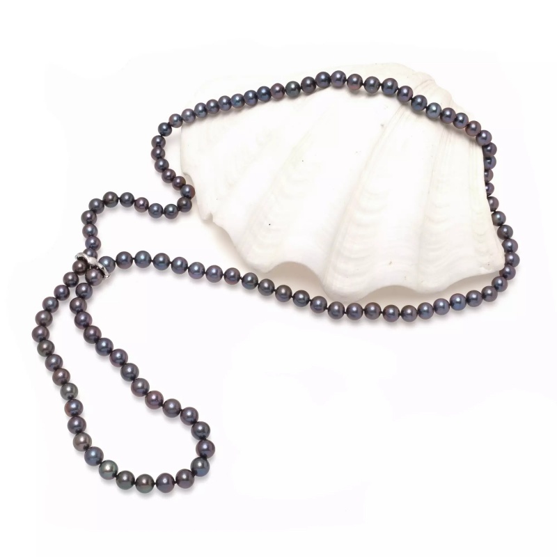 Colier cu perlе de cultură culoare închisă 8-9 mm. Lungime 90 cm