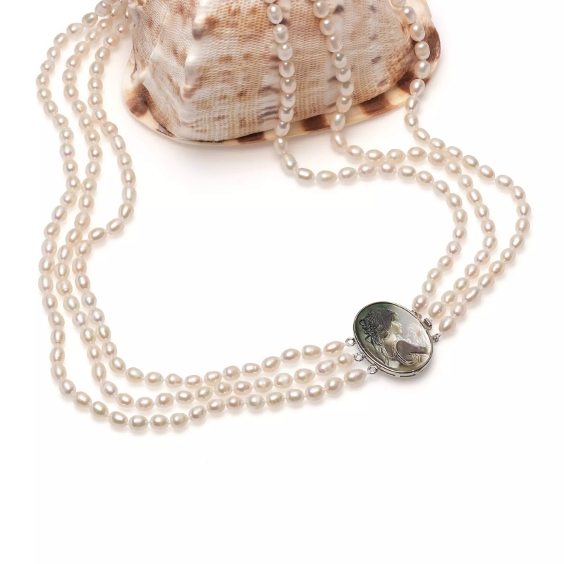 Colier, perle de cultură albe 6-7 mm, închizătoare „Camee”, lungime 74 / 82 /91 cm