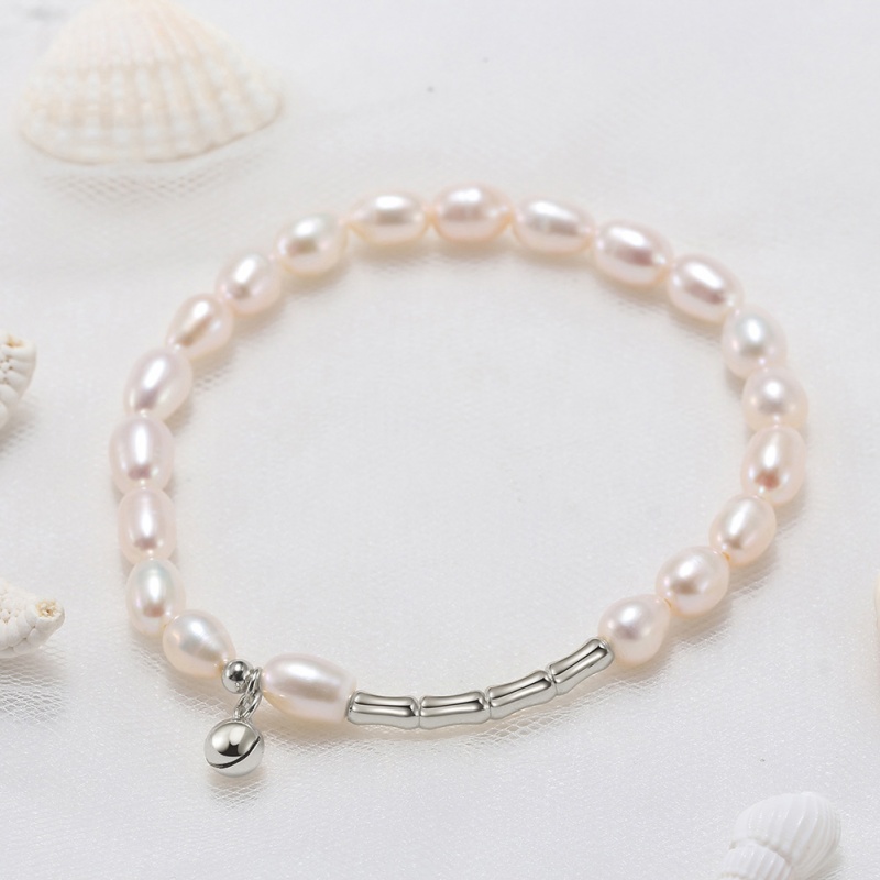 Brățară cu perlе de cultură albe, detalii argint, elastic, lungime 18 cm