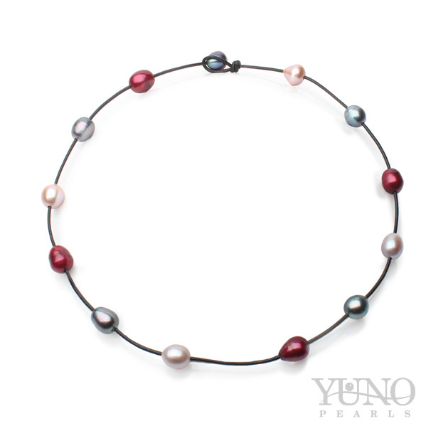 Colier din piele maro, perle de cultură colorate 11-12 mm