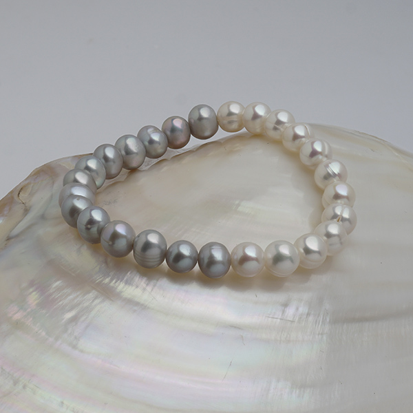 Brațară cu perle gri și albe 7-8 mm