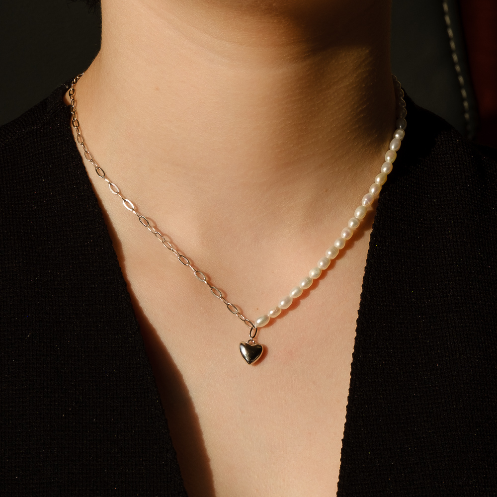 Colier cu perle albe, pandativ și închizătoare argint 925, lungime 44cm