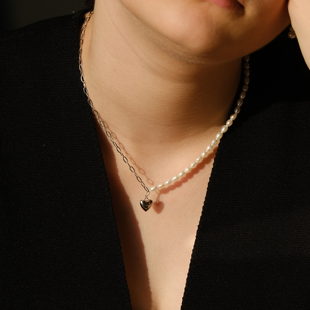 Colier cu perle albe, pandativ și închizătoare argint 925, lungime 44cm