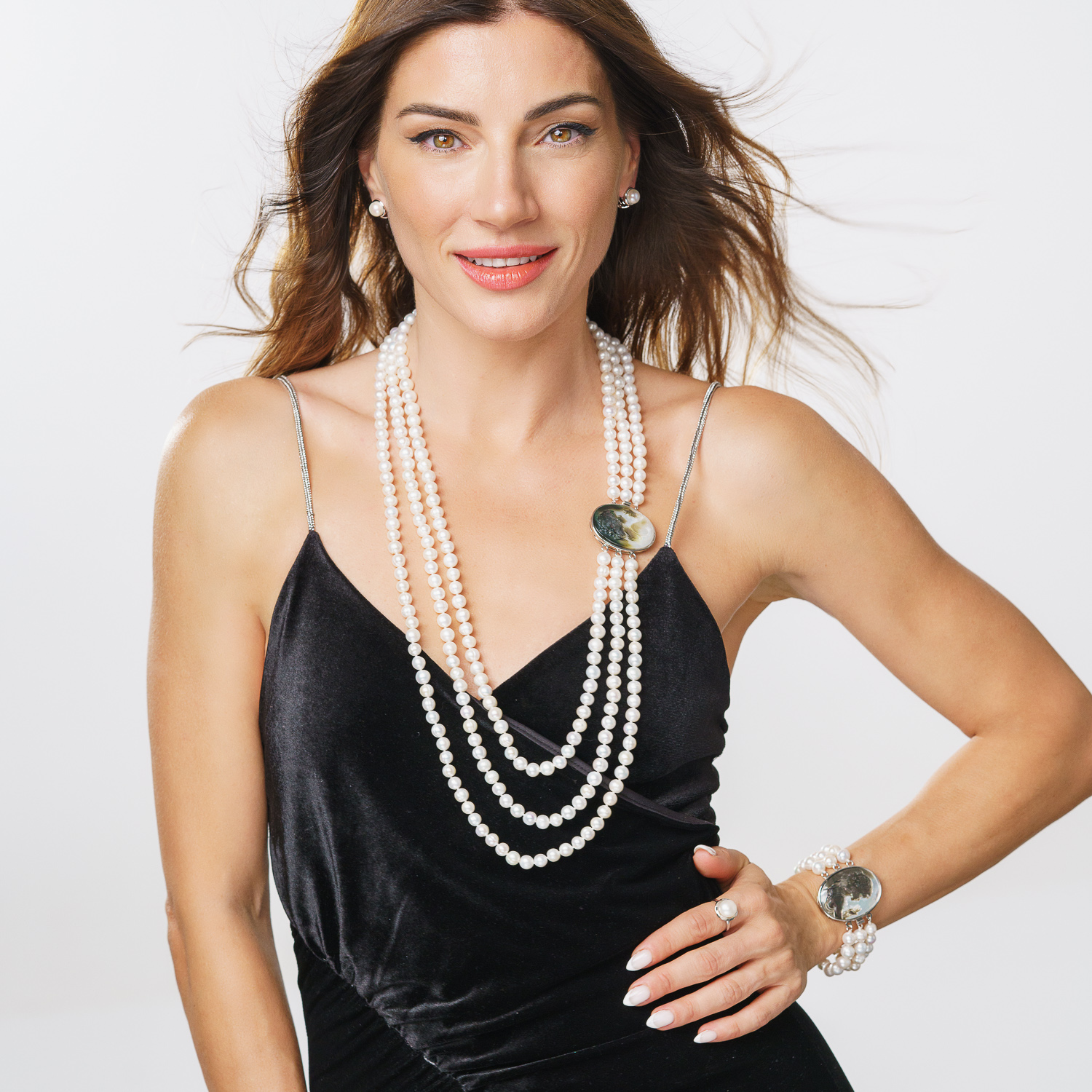 Brățară din trei rânduri de perle albe, 8-9mm